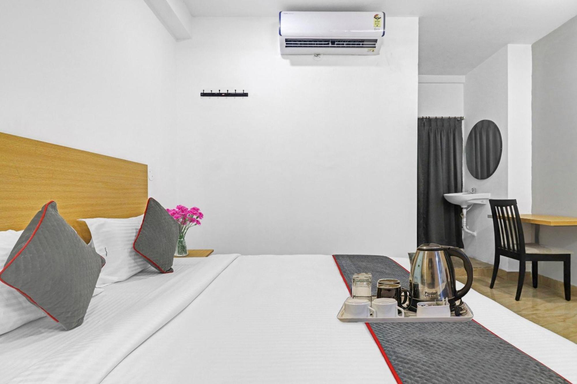Townhouse De Alphabet Hotel Gachibowli Εξωτερικό φωτογραφία