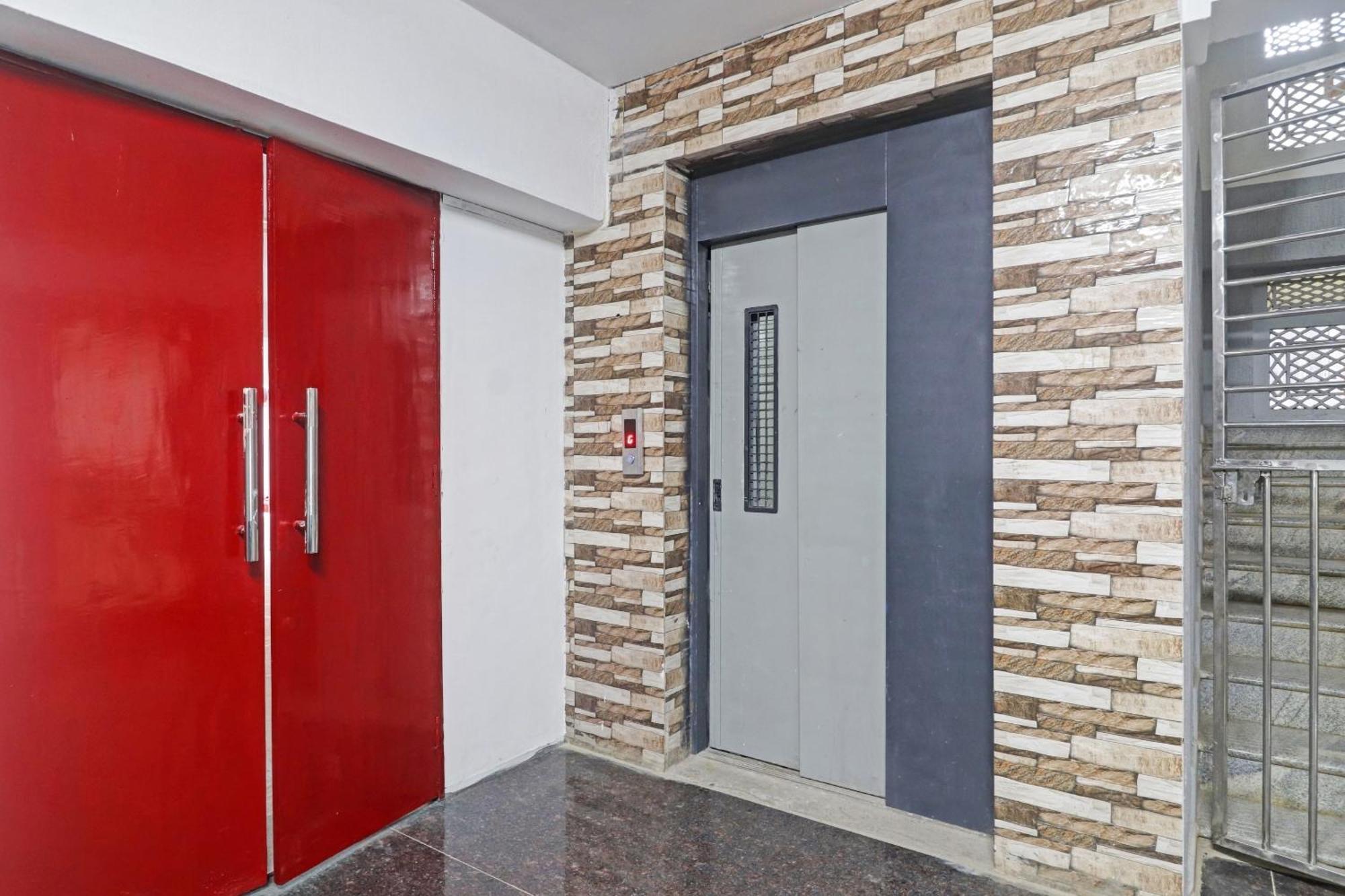 Townhouse De Alphabet Hotel Gachibowli Εξωτερικό φωτογραφία