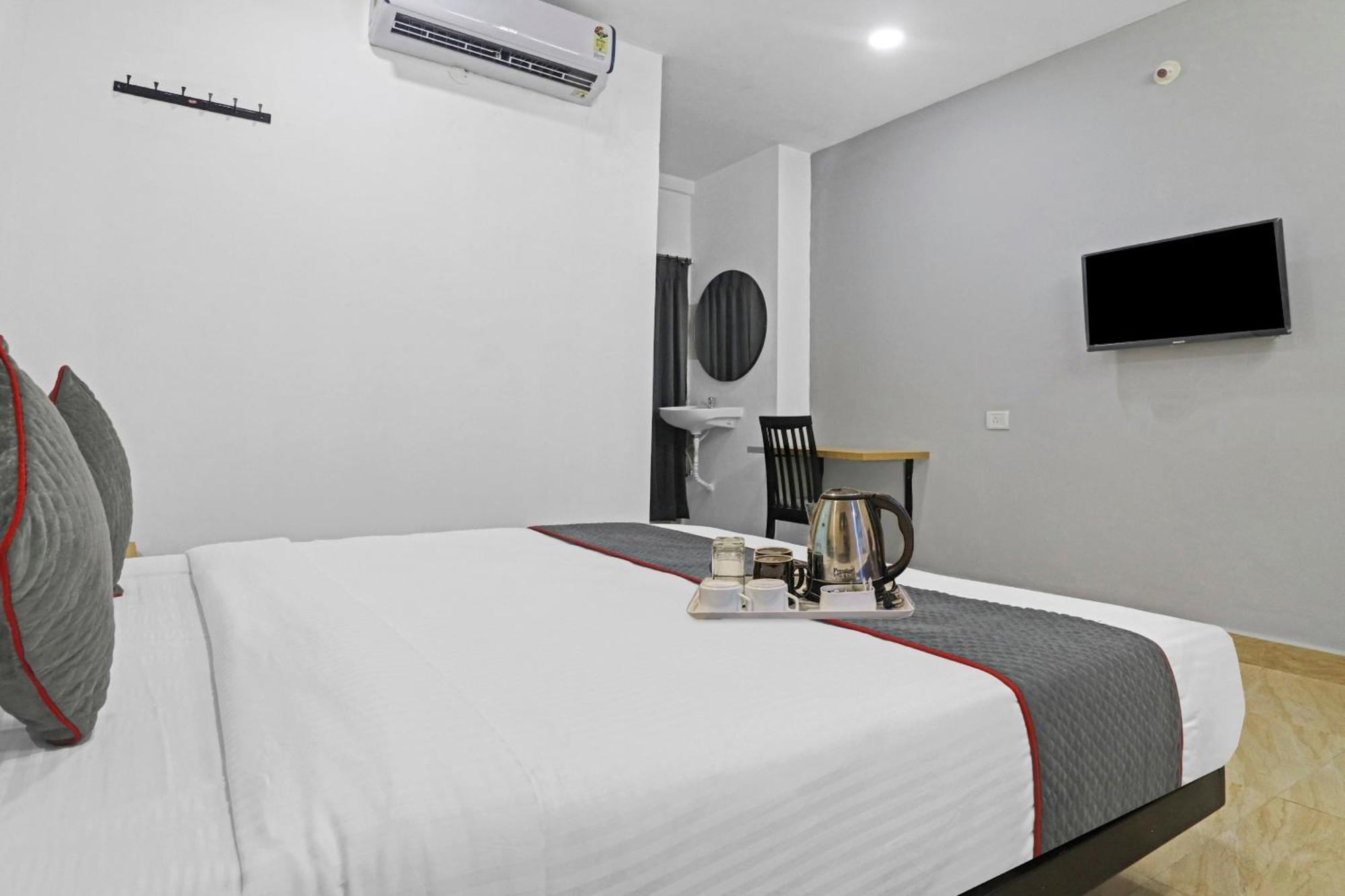 Townhouse De Alphabet Hotel Gachibowli Εξωτερικό φωτογραφία