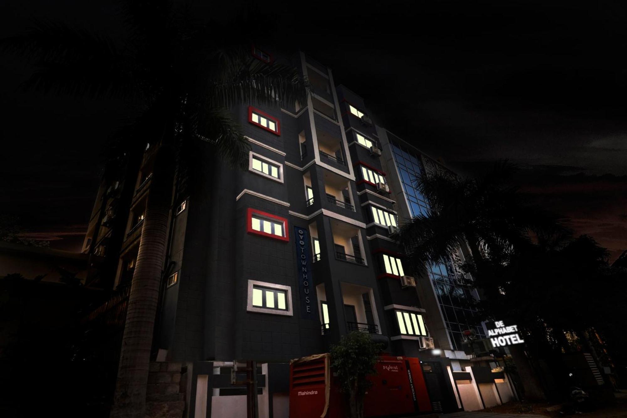 Townhouse De Alphabet Hotel Gachibowli Εξωτερικό φωτογραφία